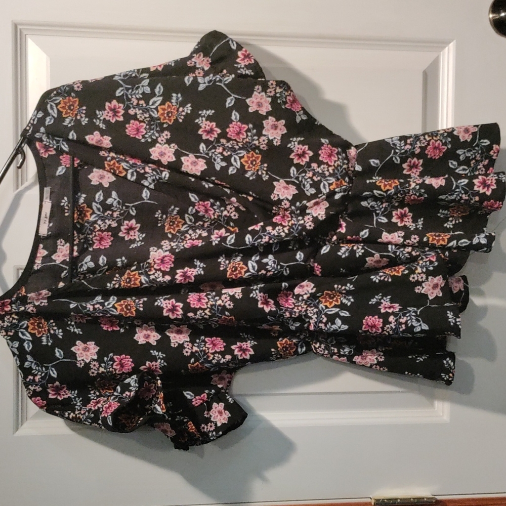 Floral v neck blouse